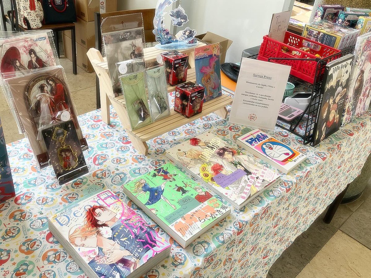 Momiji_Books's tweet photo. Já estamos na FLUL para o Dia da Ásia Oriental no Festival de Culturas Asiáticas da liga.easiaticos 😁
Vamos estar cá até às 19h, Visitem-nos!
#momijibooks #mangaportugal #flul #ligadeestudosasiaticos https://t.co/wzAowtj5Bt