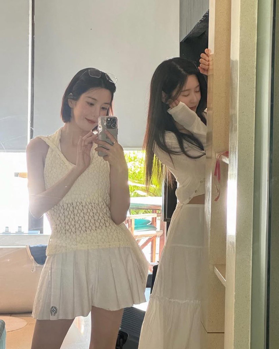 Kim Minju Updates (@kmjupdates) on Twitter photo 250611 | Kwon Eunbi Instagram Update with Kim Minju
🔗instagram.com/p/DKvpH0VT4Ny/…
#김민주 #민주 #ミンジュ #KIMMINJU <a href="/minju_official_/">김민주 KIM MIN JU</a> 250611 | Kwon Eunbi Instagram Update with Kim Minju
🔗instagram.com/p/DKvpH0VT4Ny/…
#김민주 #민주 #ミンジュ #KIMMINJU <a href="/minju_official_/">김민주 KIM MIN JU</a>