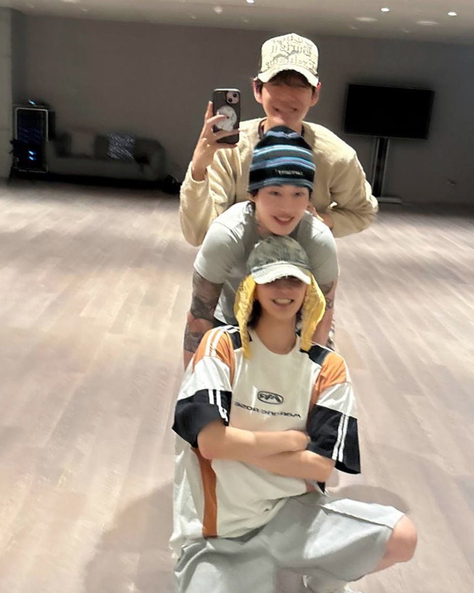 konticket_th
🔥🎭 Seunghan กลับมาอย่างมีสไตล์ในชื่อใหม่ ‘XngHan’!
เตรียมเปิดตัวโปรเจกต์เดี่ยว ‘XngHan &amp; Xoul’ ที่จะพาคุณก้าวข้ามขอบเขตของ K-POP แบบเดิมๆ ด้วยการคอลแลบนักเต้นมืออาชีพ 2 คน โปรเจกต์นี้ไม่ใช่แค่การเดบิวต์เดี่ยว แต่คือการปลุกพลังสร้างสรรค์ในแบบฉบับ XngHan 💥