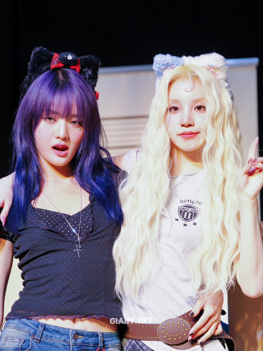 250531 ms fansign
🐱💕🐶🤨
-
#IDLE #아이들
#MINNIE #민니 #金米妮
#YUQI #우기 #宋雨琦