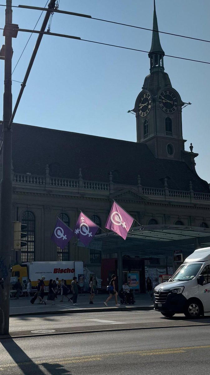 Nils Fiechter (@nilsfiechter) on Twitter photo Die <a href="/Bern_Stadt/">Stadt Bern</a> betreibt wieder einmal unneutrale, mit #Steuergeldern bezahlte #Femininismus- und #Gender-#Propaganda. Weshalb tätowieren sich die Damen und Herren #Gemeinderäte diese unsäglichen #Symbole eigentlich nicht gleich auf die #Stirn? Sind sie zu #intolerant hierfür? Die <a href="/Bern_Stadt/">Stadt Bern</a> betreibt wieder einmal unneutrale, mit #Steuergeldern bezahlte #Femininismus- und #Gender-#Propaganda. Weshalb tätowieren sich die Damen und Herren #Gemeinderäte diese unsäglichen #Symbole eigentlich nicht gleich auf die #Stirn? Sind sie zu #intolerant hierfür?
