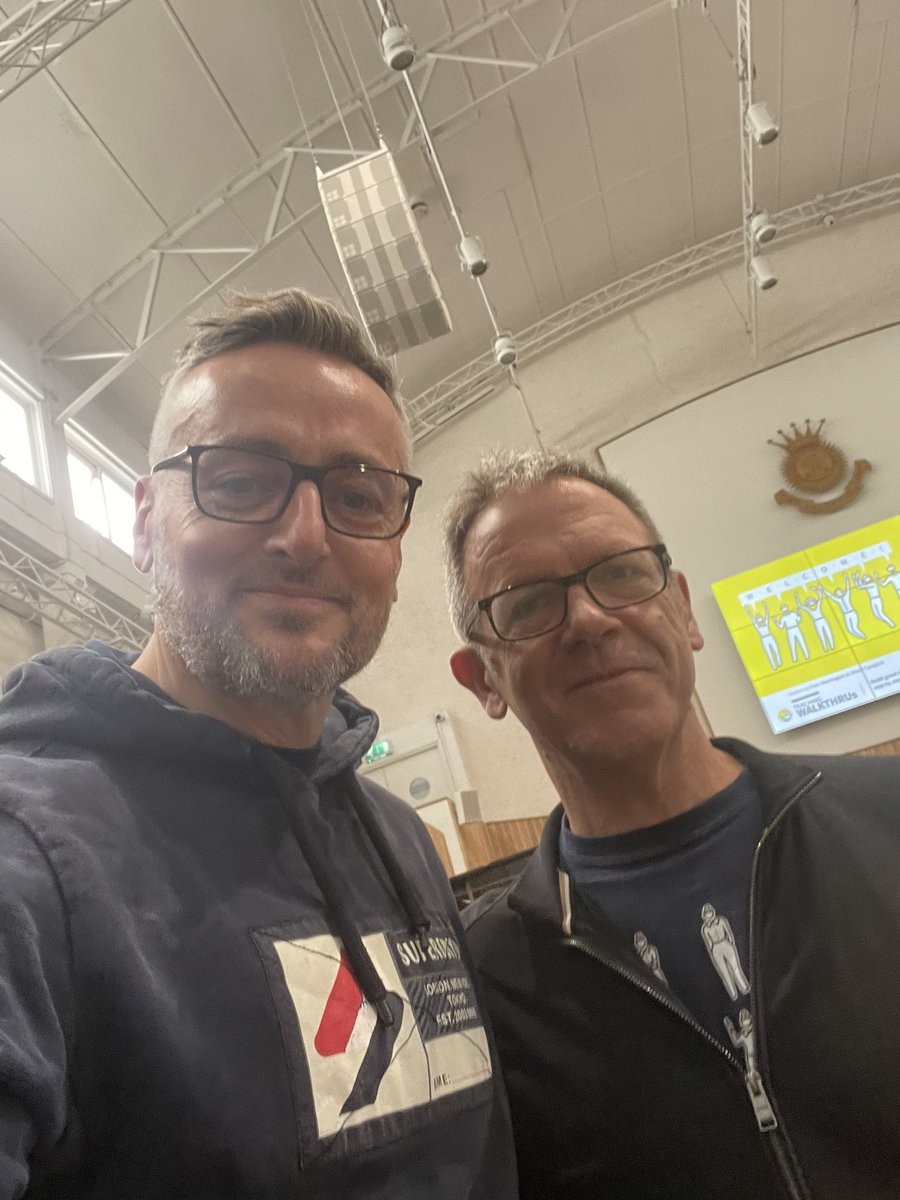 Lovey to meet <a href="/teacherhead/">Tom Sherrington</a> at <a href="/WALKTHRUs_5/">Walkthrus</a> annual conference in London today, and get to thank him for stealing his workshop crowd at  #EducatingNorthants back in 2019 when he couldn’t make it. Thanks Tom!