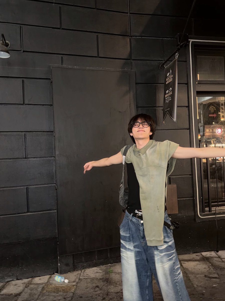 please continue to leave only positive and lovely comments and messages on sunwoo’s instagram and fromm 🤍