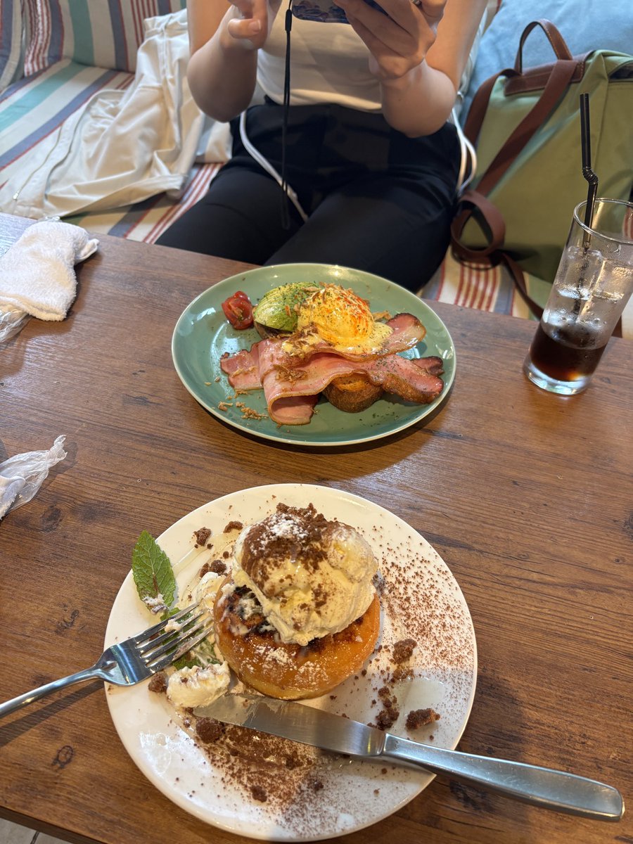 先月くらいから、色んな方と「會田与作とお茶しません会」を開催しております。
様々な悩みやお仕事の相談を聞かせて頂き、今の時代を生きる方々の大変さや面白さを共有して頂きました。大変楽しく、まだまだ募集していますのでお気軽にだいれくとめっせーじください。