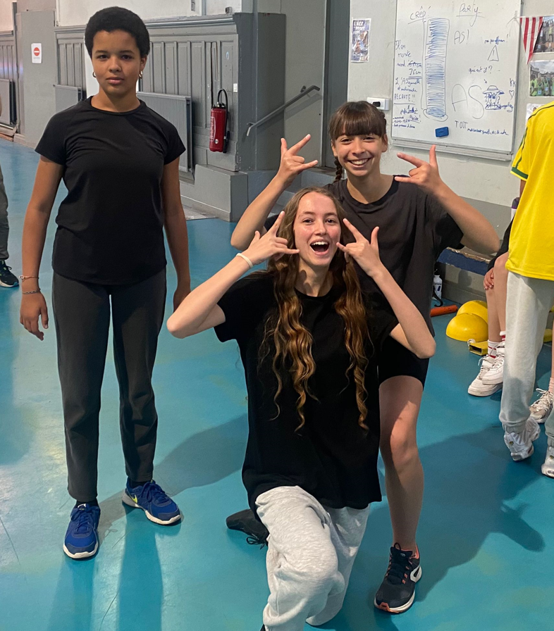 StraUponAvonSch's tweet image. Looks like the hop hop is popular #FrenchExchange25 #SuASEnthuse