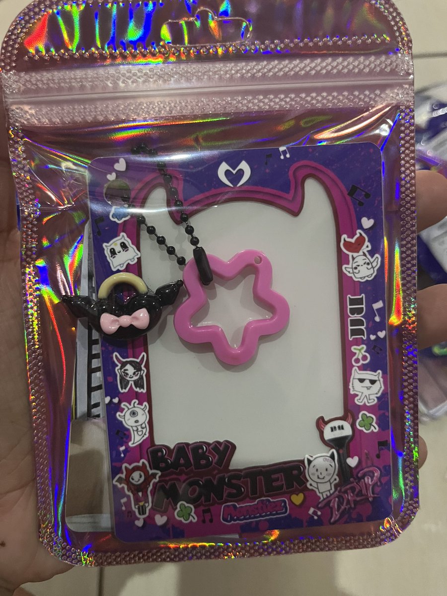 shiftvy's tweet image. haiii monstiez!! sabtu besok aku mau bagi” freebies, walaupun ga seberapa hehe. nanti kalau ketemu sapa ajaa yaa untuk di mana nya nanti aku kabarin lagii🫶🏻
see you hari sabtu monstiez!!💗

yang mau moots follow aja yaa nantiku fb😁

#BABYMONSTERINJAKARTA #HELLOMONSTERinJAKARTA