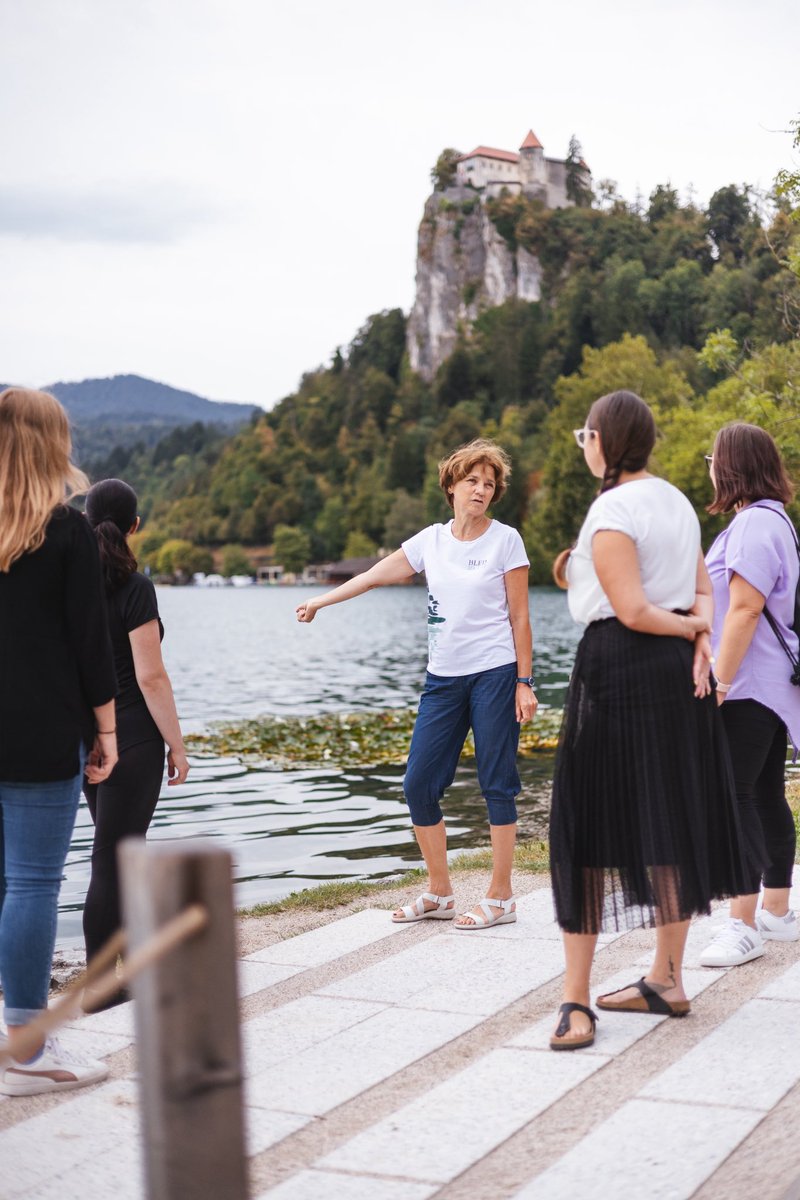 👣 𝐃𝐢𝐬𝐜𝐨𝐯𝐞𝐫 𝐁𝐥𝐞𝐝 like never before!
Join our 𝐟𝐫𝐞𝐞 𝐠𝐮𝐢𝐝𝐞𝐝 𝐰𝐚𝐥𝐤𝐢𝐧𝐠 𝐭𝐨𝐮𝐫 every 𝐅𝐫𝐢𝐝𝐚𝐲 𝐚𝐭 𝟏𝟎:𝟎𝟎, starting in front of 𝐓𝐈𝐂 𝐁𝐥𝐞𝐝. 🏞️

𝐌𝐨𝐫𝐞 𝐢𝐧𝐟𝐨 ➡️ bled.si/en/events

📸 Boris Pretnar