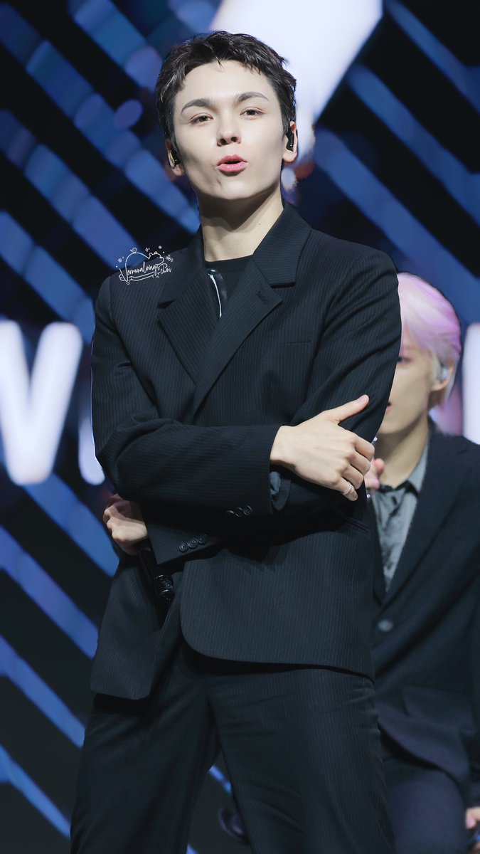 250608 𝑆𝑝𝑒𝑐𝑖𝑎𝑙 𝐺𝑉

𝐷𝑎𝑛𝑐𝑖𝑛𝑔 𝑀𝑎𝑐ℎ𝑖𝑛𝑒 𝑉𝑒𝑟𝑛𝑜𝑛🐻‍❄️

#SEVENTEEN #세븐틴
#VERNON #버논 #최한솔 #バーノン