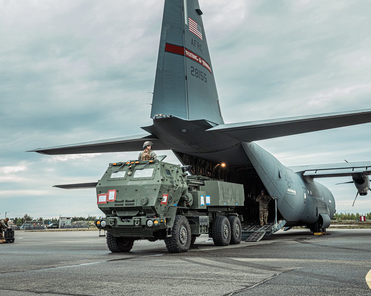 _6BPD_'s tweet photo. 🔥W 🇫🇮 w ramach #SwiftResponse25 JFO z 6BPD prowadzili ogień HIMARS z @USMC w operacji #HIRAIN.
To kontynuacja współpracy zapoczątkowanej w 🇵🇱 w 2024 r., gdy jako pierwsi w kraju naprowadzaliśmy HIMARS-y i trenowaliśmy ich załadunek do C-17.
Więcej na FB: https://t.co/TjVBogAm51? https://t.co/mmMwOuI5CQ