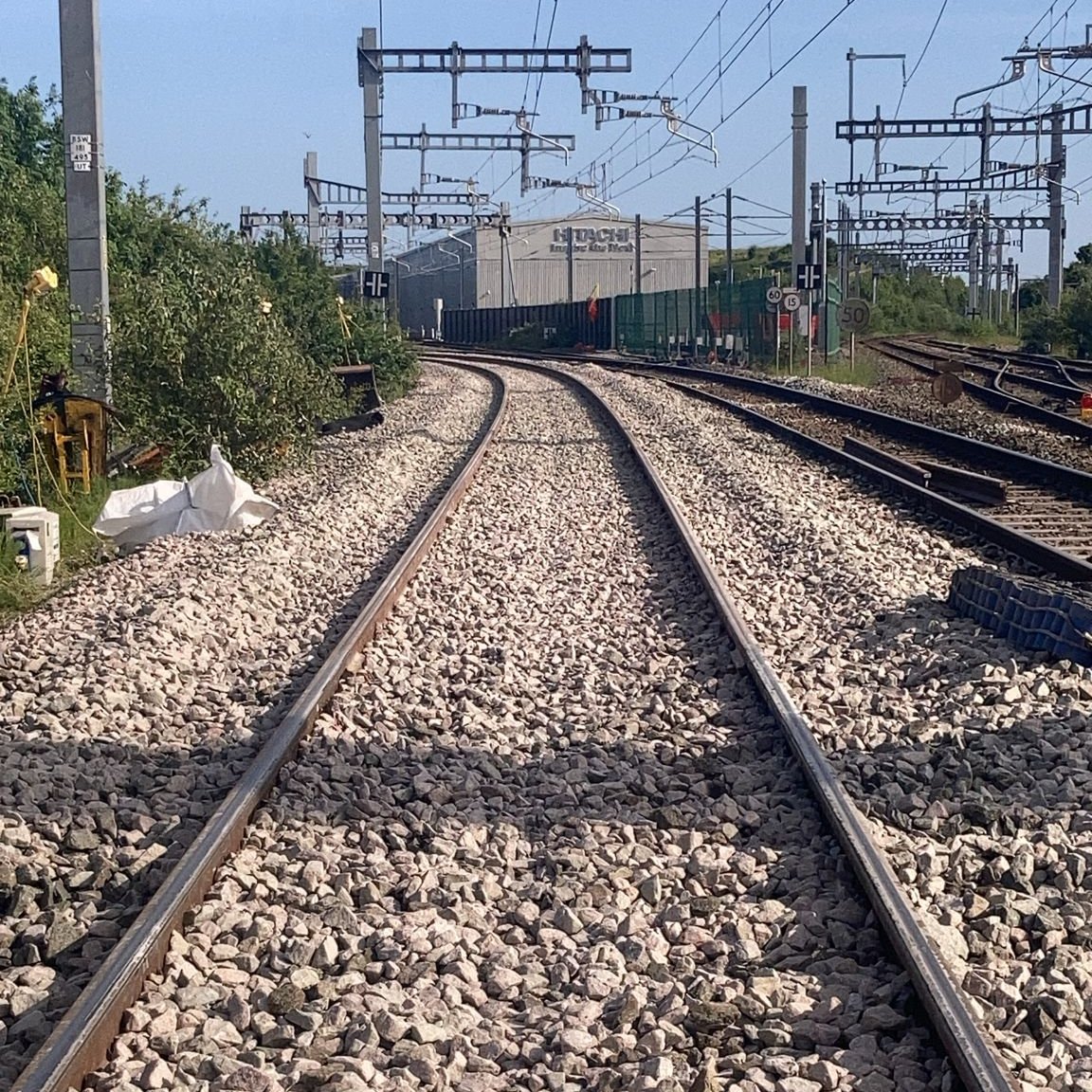 👍All's well on our track renewal in Stoke Gifford.

🛤️The 1st of 2 lines is in and the stone compacted. Now it's onto welding &amp; stressing (putting rails under tension) for improved performance &amp; resilience.

ℹ️Work's in Filton this weekend, returning to Stoke Gifford next week.
