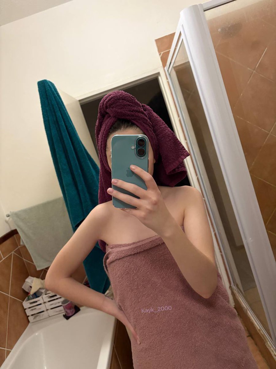 Nice and clean. Definitely didn’t drop the towel on my OF😉 onlyfans.com/kayk_2000
