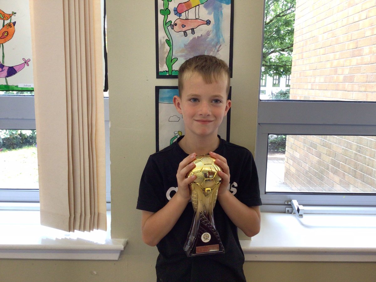 ⭐️ Celebrating Success ⭐️ Well done to this fabulous P3 for winning his award at football. ⚽️ 🥅 <a href="/GlenboigPrimary/">Glenboig Primary School</a>