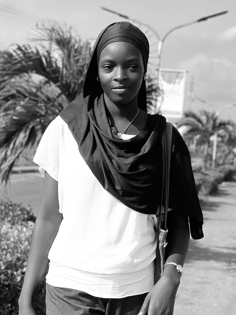 Turahdesign's tweet image. Replicated this spread. 

#editorialdesign
#magazine
#magazinespread