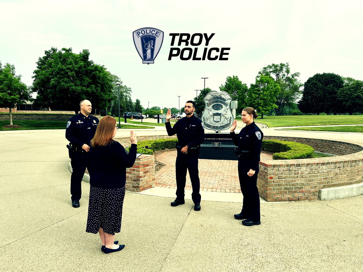 Officer Dionise and Officer Petz were officially sworn in today by Chief Josh Jones and Deputy City Clerk Cheryl Stewart! Congratulations!!