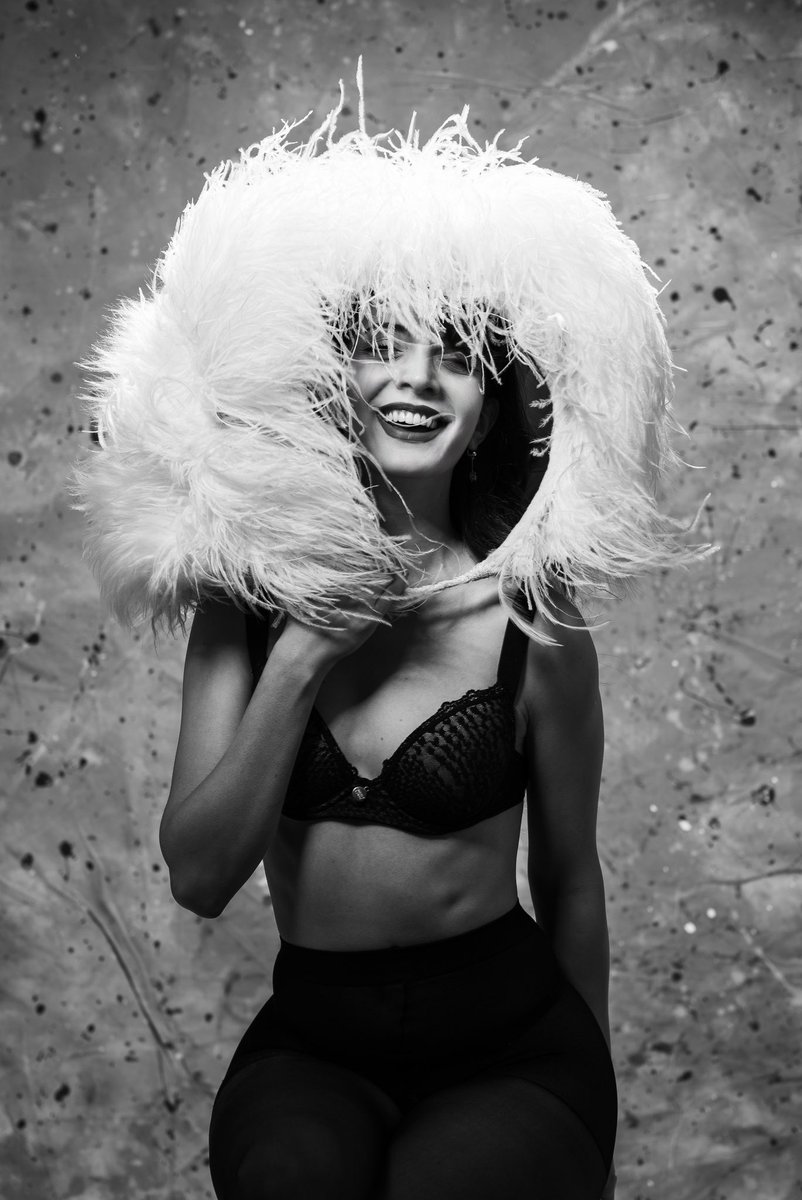 LULY | NOIR tweet media