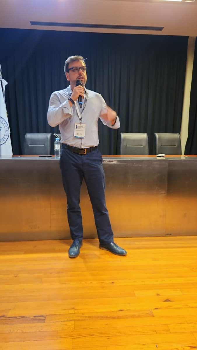 jillroxel24's tweet photo. De Roberto Pizarro y su ponencia: “Seducir y conectar electorado y discurso” en #CongresoBA me llevo una gran frase:

➡️"Cualquier herramienta que vos creas que te va a sumar es útil". 

@CumbreCP https://t.co/gH2jvUJZ8c