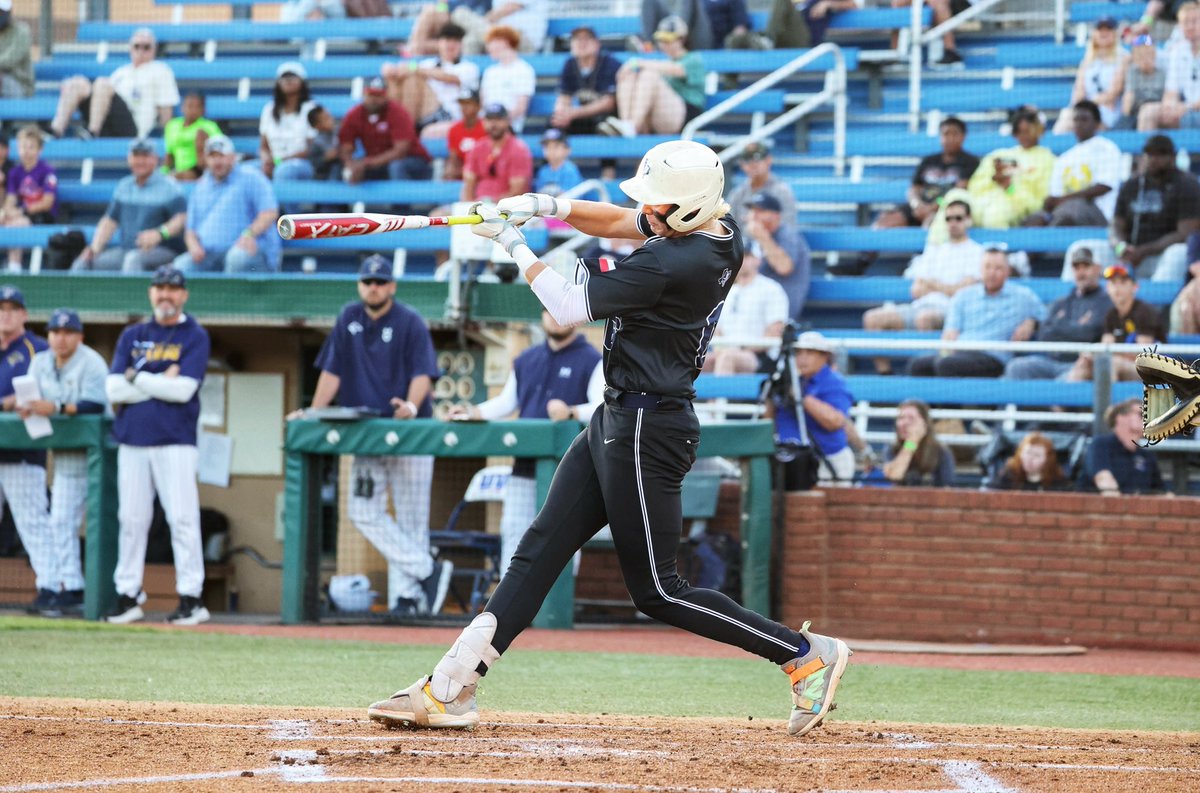 evanwells06's tweet photo. Senior season 
124 AB’s
50 hits 
13 xbh 
41 RBI’s 
20 SB 
23 BB’s
13 SO
First-Team All District 
First-Team All State
Academic All State 
District Offensive Player of the Year 
Most Improved Player (team award) 
Breakout Player of the Year (school award) https://t.co/wMucJnnuMd