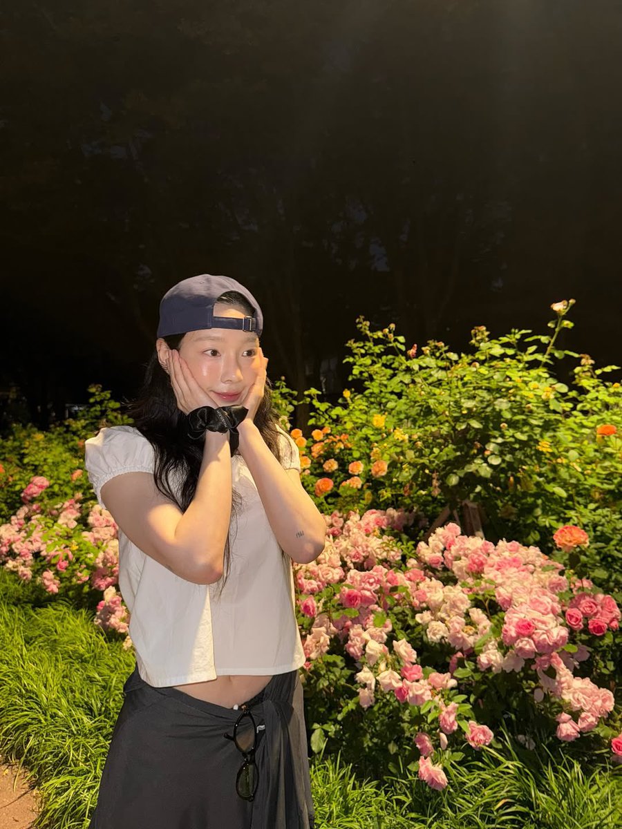 Taengstagram 😍

" 🫧 ˚🐋 "

250612 #태연 <a href="/TAEYEONsmtown/">TAEYEON Official</a>