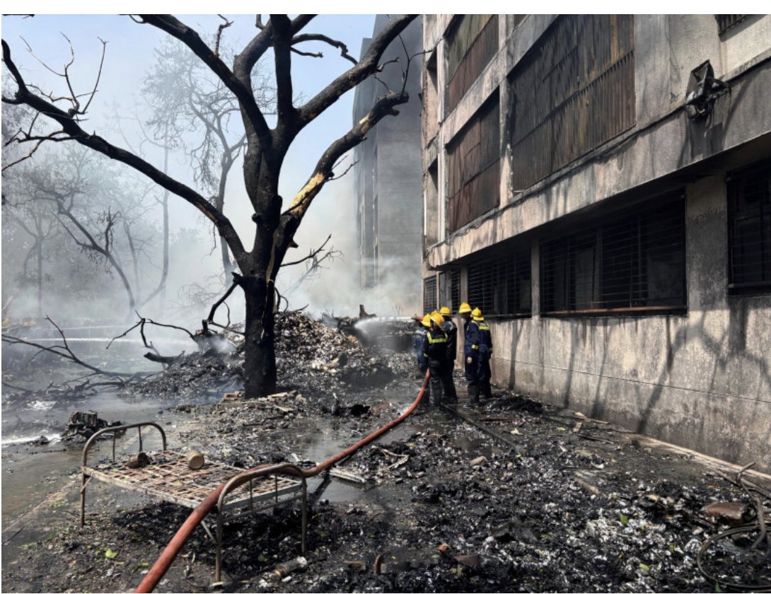 Este accidente Air India, y los demás accidentes aéreos  que hemos visto en los últimos meses, obligan a las autoridades aéreas a nivel mundial a darnos explicación a los pasajeros de todo el mundo. El medio de transporte mas seguro, hoy nos tiene nerviosos a muchos.