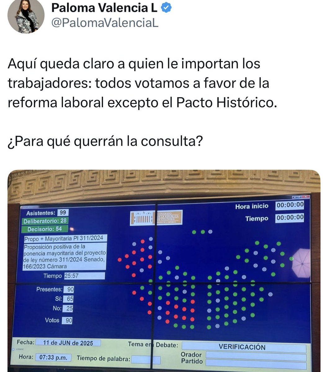 PizarroMariaJo's tweet photo. A otros podrán engañar, @AngelicaLozanoC y @PalomaValenciaL Hoy quedan en evidencia sus verdaderas posturas: impulsar una reforma laboral recortada y alineada con los intereses de los poderosos. 

El pueblo ya no se deja engañar. La dignidad laboral de Colombia no se negocia, uno está o no con la gente. Yo tengo muy claro mi lugar.