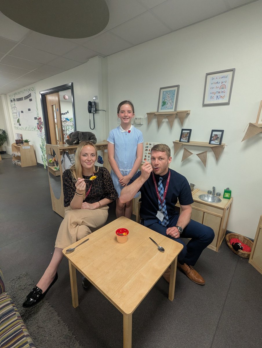 Today the judges were treated to Chilli Salmon &amp; 🍓 Cheesecake (ER) and Soy Glazed Chicken &amp;  Mango Sorbet (KH) - two delicious dishes! 😋