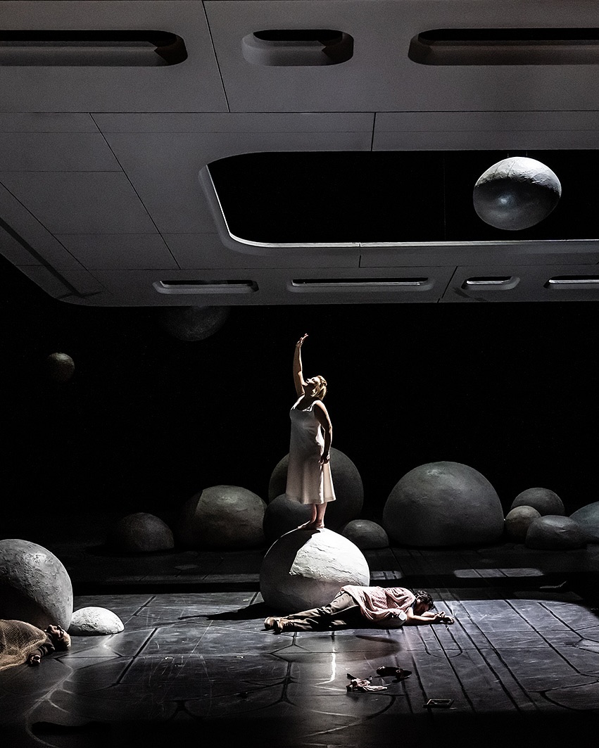 Dvořák’s #Rusalka returns to the stage of the Staatsoper Hannover this evening - and so, in the title role, our #KiandraHowarth!

Dates and tickets: staatstheater-hannover.de/rusalka

📷 Sandra Then

#Dvorak #StaatsoperHannover #KiandraHowarth