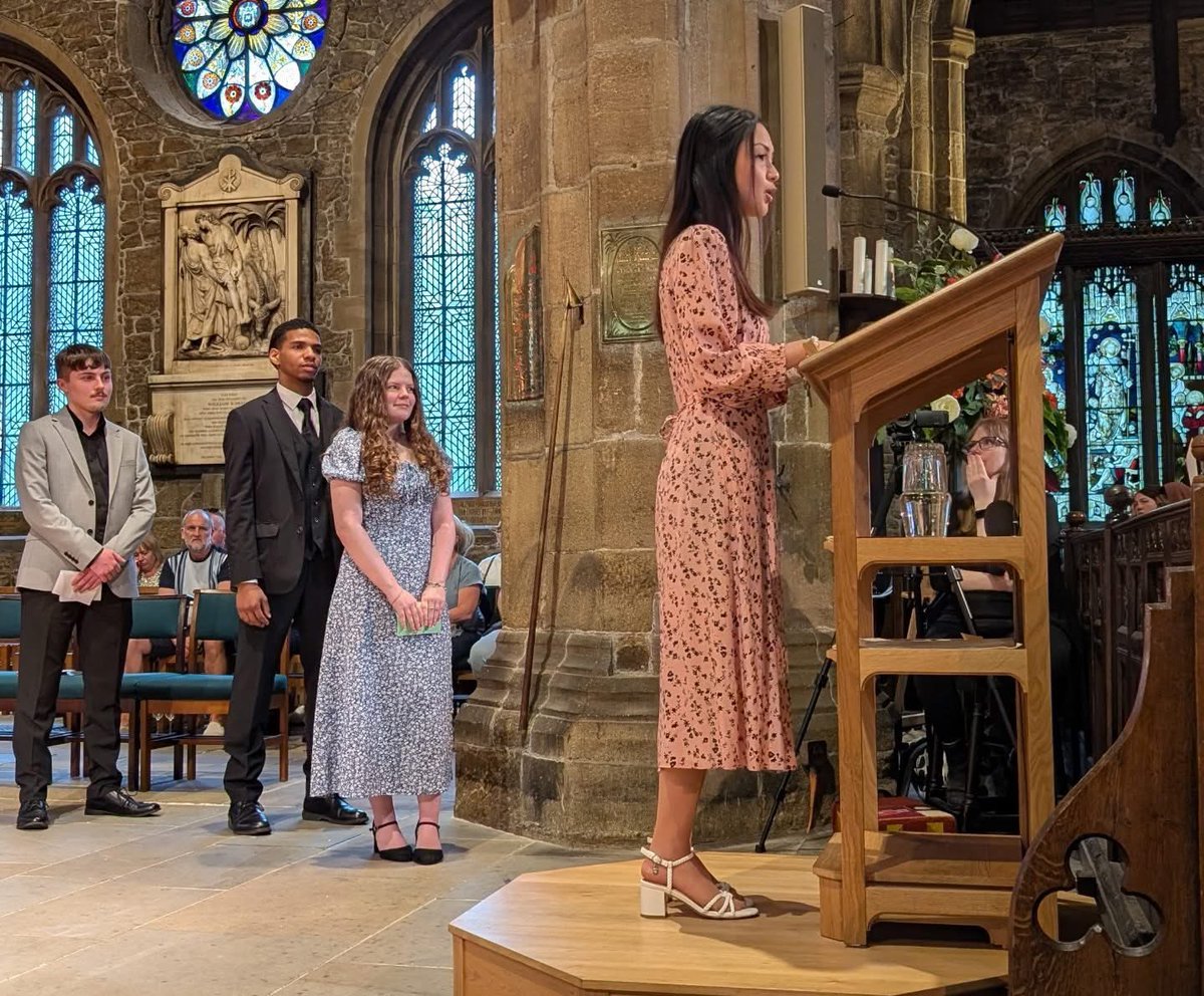 🎓 TSFA GRADUATION 🎓

What an incredible evening! Our Year 12 students and their parents/guests joined us last night at the Halifax Minster to celebrate their graduation into the next phase of their academic journey✨

The evening was full of success, achievement and recognition