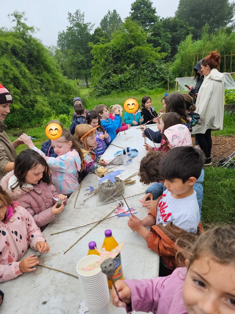 Togher Community Garden (@gardentogher) on Twitter photo A wonderful morning with the children from <a href="/SouthLeeETNS/">South Lee ETNS</a>
Maria gave the children a talk on the Swifts.
They were all excited to see one of their classmates Róisín painted on our mural with a swift, an emperor dragonfly and our beautiful native Irish wildflower the Foxglove. A wonderful morning with the children from <a href="/SouthLeeETNS/">South Lee ETNS</a>
Maria gave the children a talk on the Swifts.
They were all excited to see one of their classmates Róisín painted on our mural with a swift, an emperor dragonfly and our beautiful native Irish wildflower the Foxglove.