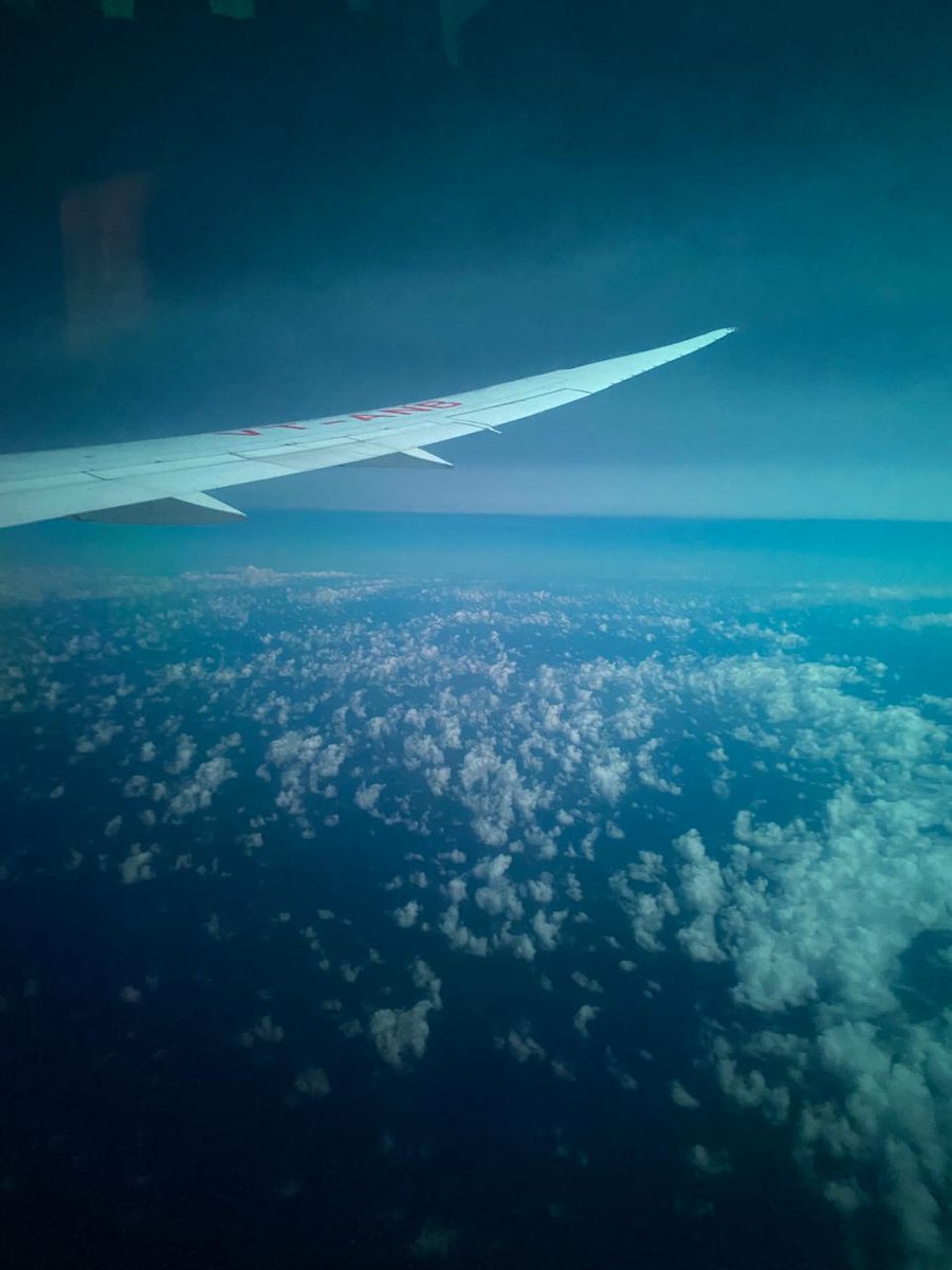 aneeshasareen's tweet photo. Flew the very same ill-fated #AirIndia B787-8 Dreamliner (reg no. VT-ANB) last Sun from Delhi to Melbourne which crashed soon after take off in Ahmedabad today. Our flight that day was late by 3 hrs due to a glitch.The inflight entertainment wasn't working nor werethe reading lts https://t.co/yi5cHnLfZi
