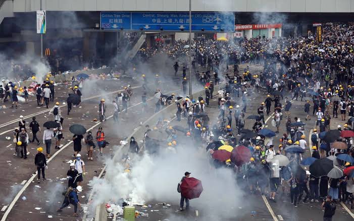 We stood with umbrellas, they came with weapons.
We were called rioters, but we were defending our home.

This fight isn’t over.

#HongKong #612 #AntiExtradition #June12 #NeverForget #RevolutionOfOurTimes