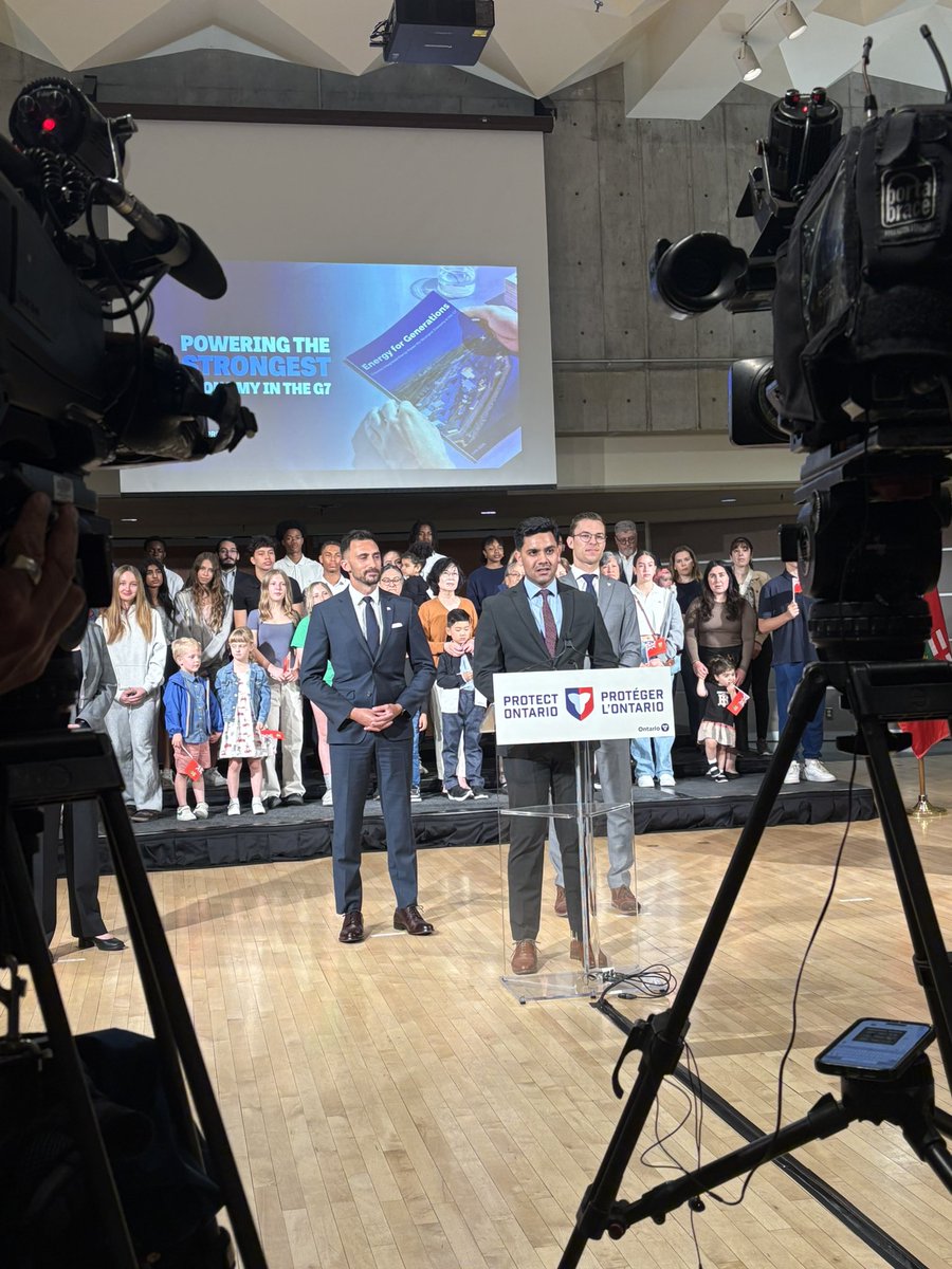 BarbaraPatroci's tweet photo. Minister Lecce is up at the YMCA talking about Ontario's integrated energy plan.

#onpoli https://t.co/yXwtedG3Az