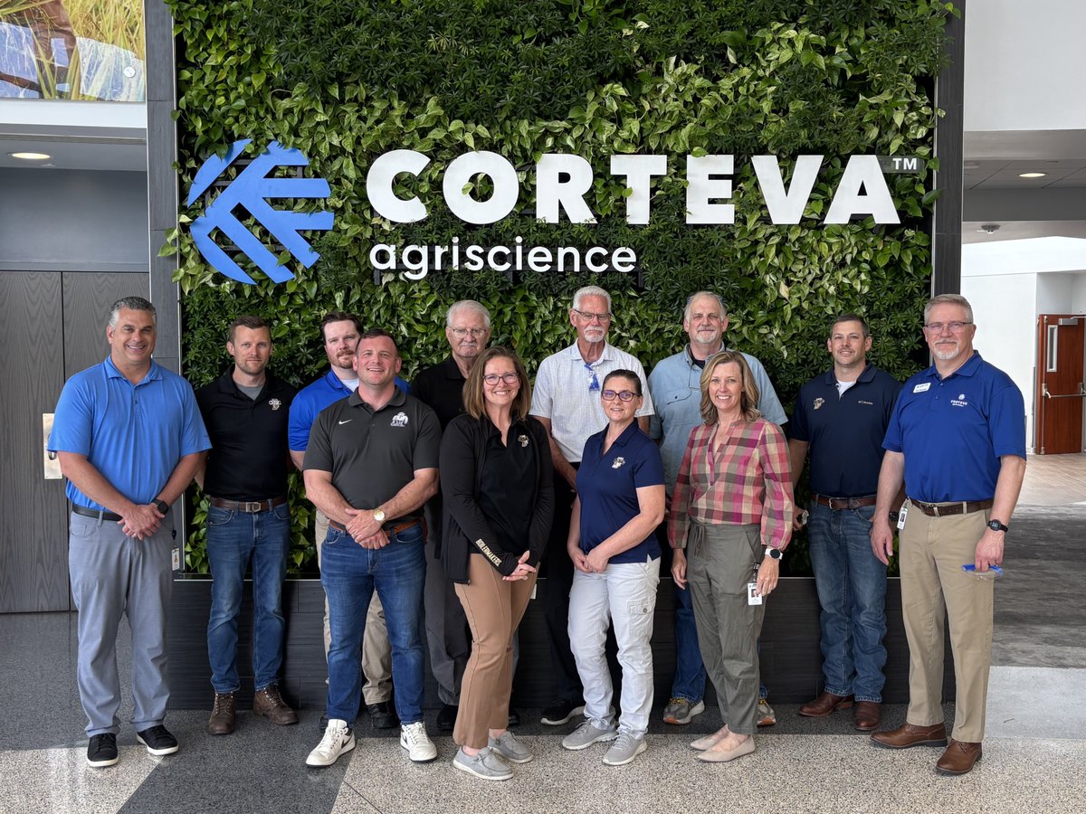 IndianaChemist's tweet image. Members of our pesticide team met at Corteva Agriscience corporate headquarters in Indianapolis to discuss the Endangered Species Act and stewardship practices.  We were also able to take a research and development tour. 😀
#OISC #EndangeredSpeciesAct