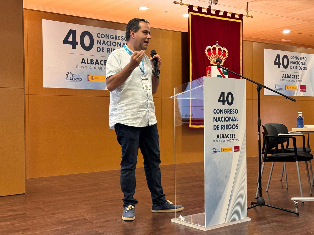 aeryd_es's tweet photo. 💧Reanudamos, tras la comida, con la mesa redonda “Drones en la agricultura, ¿una tecnología madura?”.

▶️Modera: Rocío Ballesteros. @uclm_es

🗣️Ponentes:
⏺️José A. Jiménez. @CSIC 
⏺️Leopoldo Hernández. Rm Drones
⏺️Luis M. Méndez. Agricultor

#CongresoRiegos #aeryd #regadío https://t.co/fACllAXWPZ