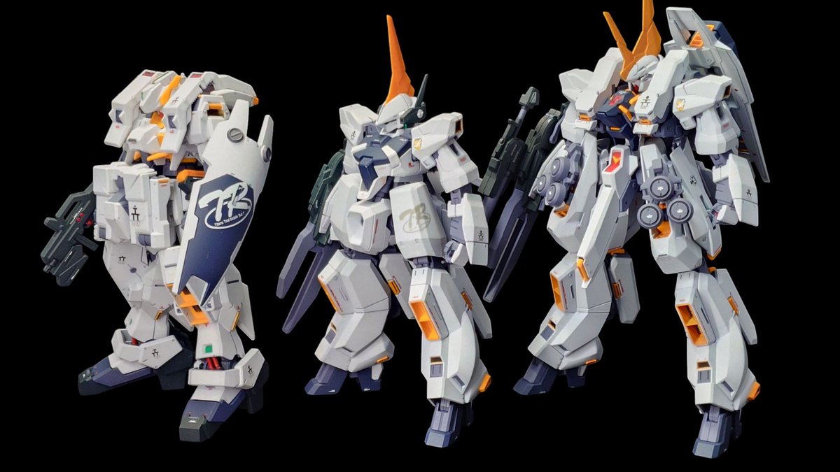 アウスラ、バーザム、バーザムⅡ

こうして並べるとバーザムという機体が
“TR-Sの簡易量産機”という立ち位置ながら、次世代量産機(アウスラ)をベースに設計されているのが見て取れますね。

#AOZ