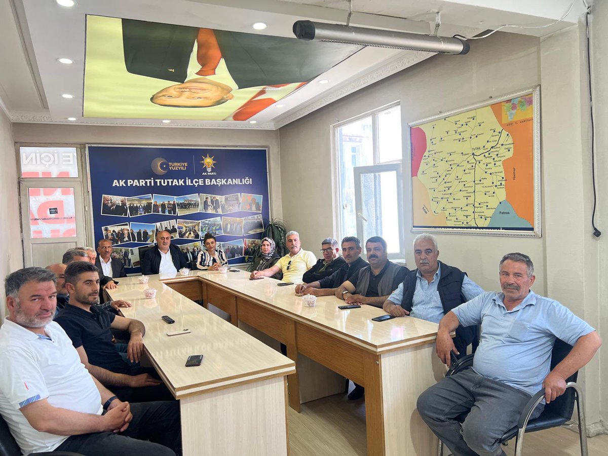 mehmetsayan04's tweet photo. Haftalık olağan yönetim kurulu toplant��mızı dava arkadaşlarımızla birlikte gerçekleştirdik. Tutak için çalışmaya devam ediyoruz. @Ruken_Kilerci @Dtilhamiyildiz @akpartiagrii @Akparti https://t.co/dOjJaGJEap