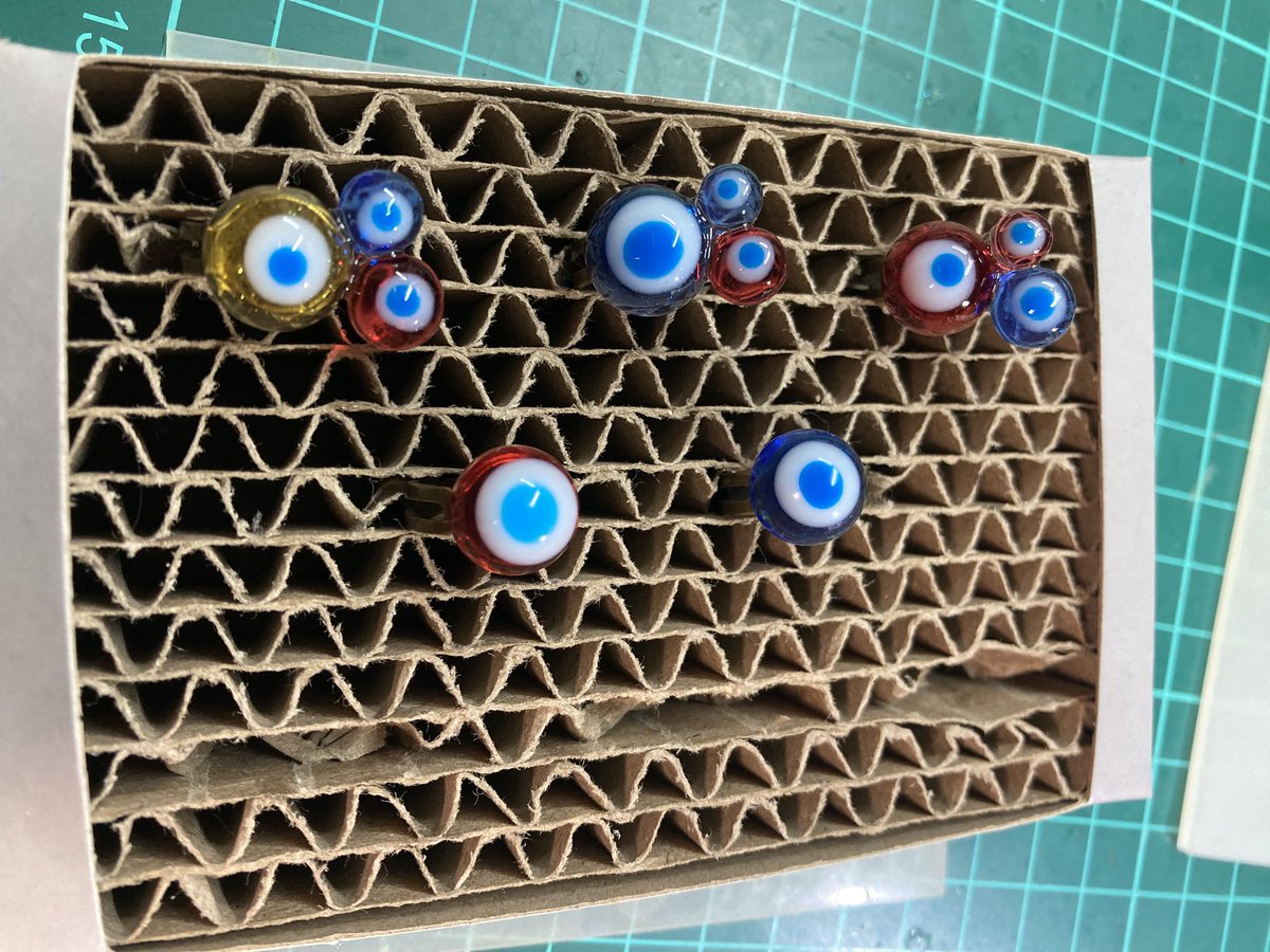 万博に行った気持ちになれる様に『ミャクミャクの指輪』作った💍