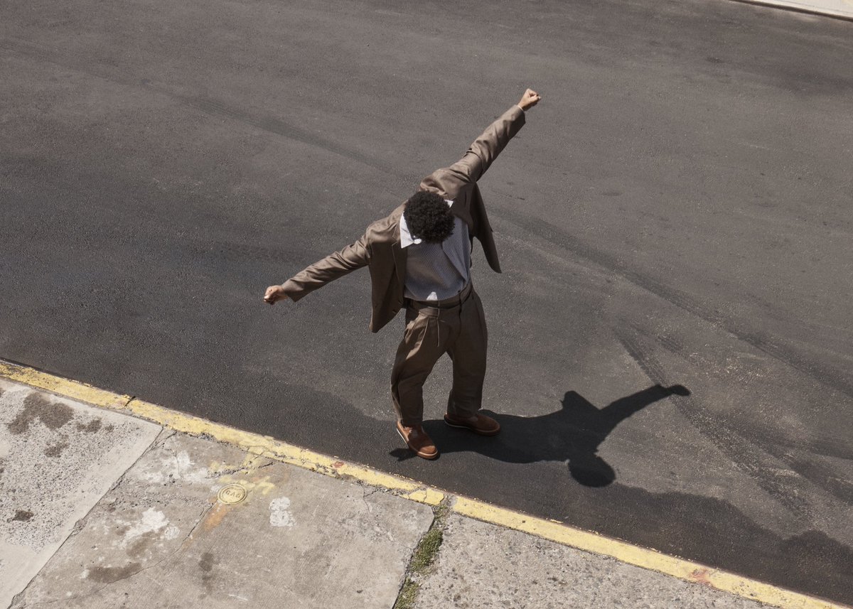 #CorteonMoore got his role in @primevideo's #Overcompensating, known to him as "Werewolf Shirt Bro" at that point, and immediately went to a table read, read some "heinous lines," and then, "got to show up and yell." A pretty solid summary. 

Read here: bit.ly/3FC3y9D