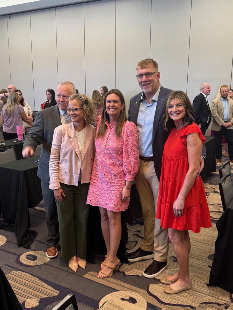 Big thanks to <a href="/SarahHuckabee/">Sarah Huckabee Sanders</a> for using her voice to call out PBM abuse and stand up for patients and independent pharmacies. States are leading the way on reform—and we’re proud to be part of that fight. Photo with Kristen Riddle

🔗 bit.ly/3HG94IR