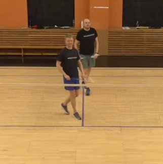 Посмотрел игру… Приколдес…
youtube.com/watch?v=KQZ5kN…