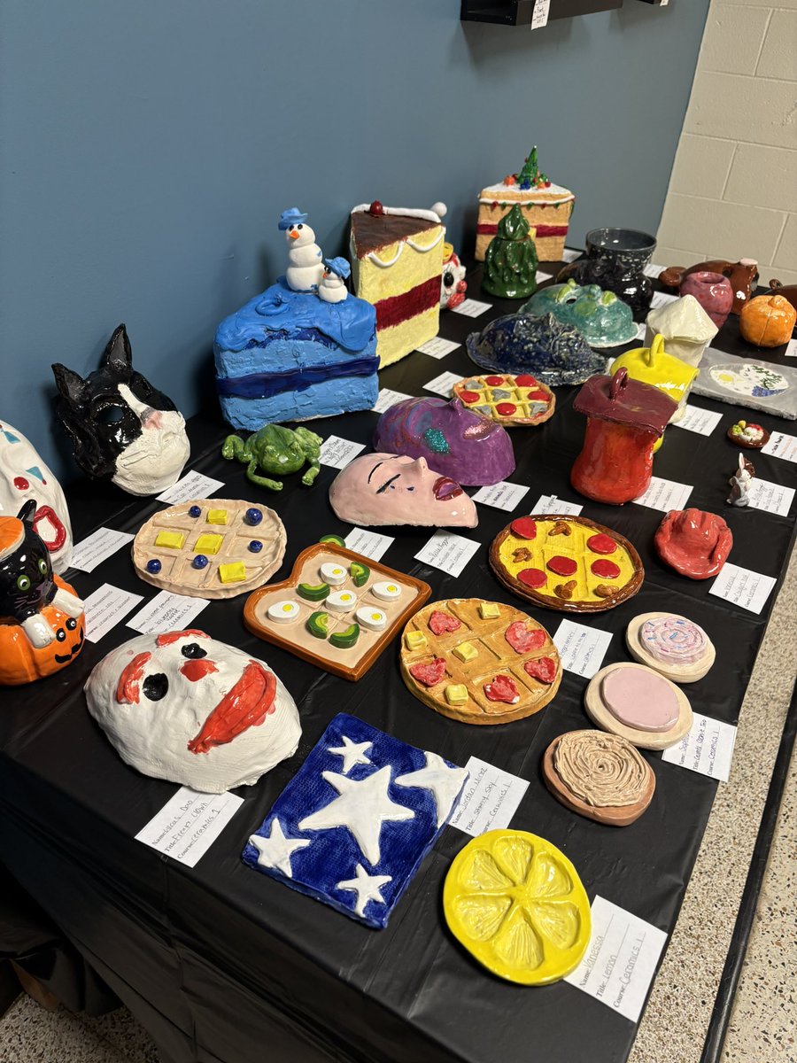 The Pascack Hills Art Show was amazing! Great job by the students under the guidance of Art teachers Mrs. Garretson and Ms. Rossi! 🖼️ 🎨 📸 📷