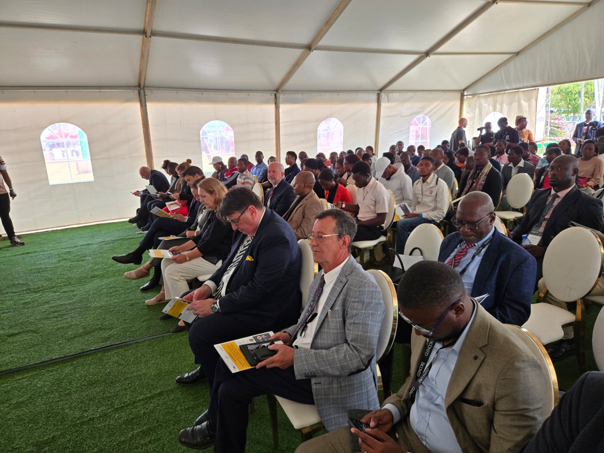 Enabel en RDC (@enabel_en_rdc) on Twitter photo Le processus de certification des métiers a été au cœur des échanges durant l’atelier organisé ce matin lors la 2e journée de la <a href="/drcminingweek/">@drcminingweek</a> 2025.
Rassemblant une centaine de participants, dont Madame l'ambassadeur de <a href="/BelgiqueRDCongo/">Belgique en RDCongo</a> et notre Directrice pays, cette session a Le processus de certification des métiers a été au cœur des échanges durant l’atelier organisé ce matin lors la 2e journée de la <a href="/drcminingweek/">@drcminingweek</a> 2025.
Rassemblant une centaine de participants, dont Madame l'ambassadeur de <a href="/BelgiqueRDCongo/">Belgique en RDCongo</a> et notre Directrice pays, cette session a
