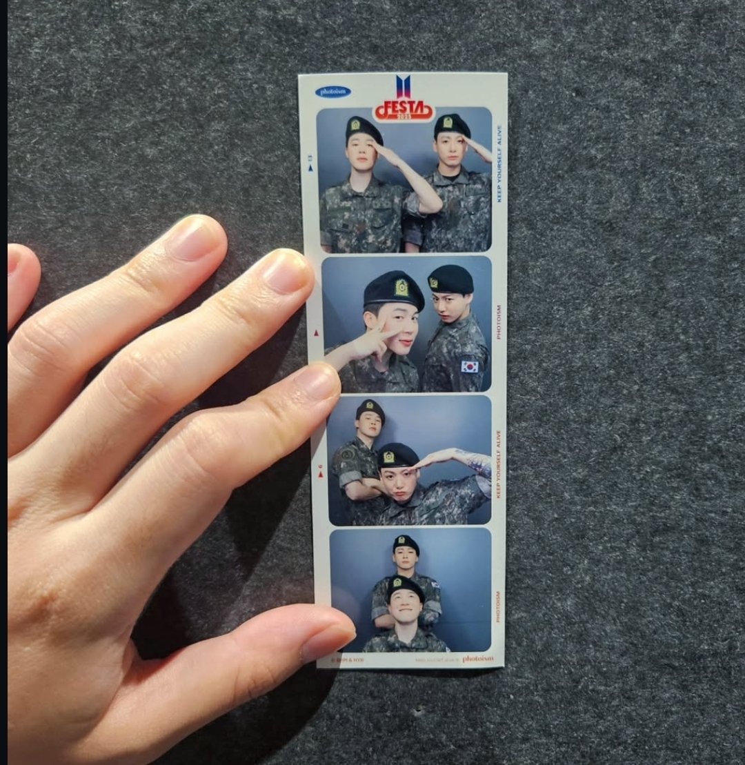 tokio_1108's tweet photo. .                Jungkook                                 Jimin https://t.co/x2u0ITri2S