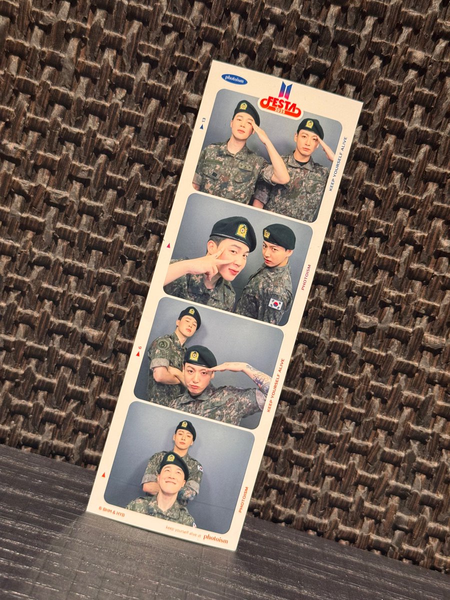 tokio_1108's tweet photo. .                Jungkook                                 Jimin https://t.co/x2u0ITri2S