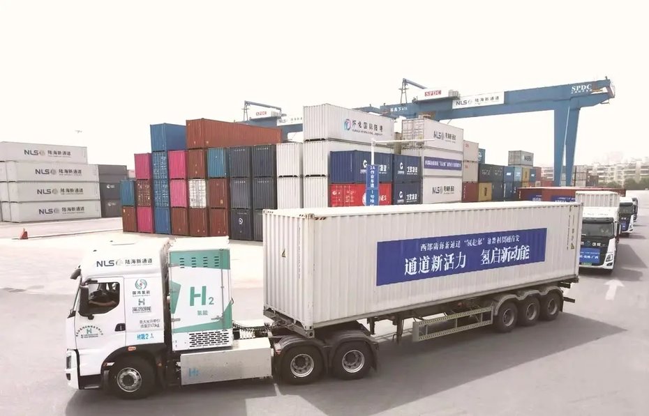 China's Hydrogen Truck Revolution Drives Green Transformation fuelcellsworks.com/2025/06/12/cle…