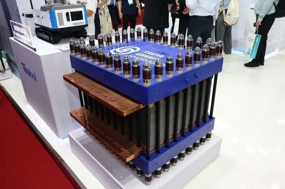 Trina Hydrogen unveiled a modular 5 MW container #electrolyzer at the Shanghai International Photovoltaic Power and Smart Energy Conference, showcasing its value creation capabilities in the global #hydrogenenergy industry.

#greenhydrogen 

fcw.sh/jdHycg