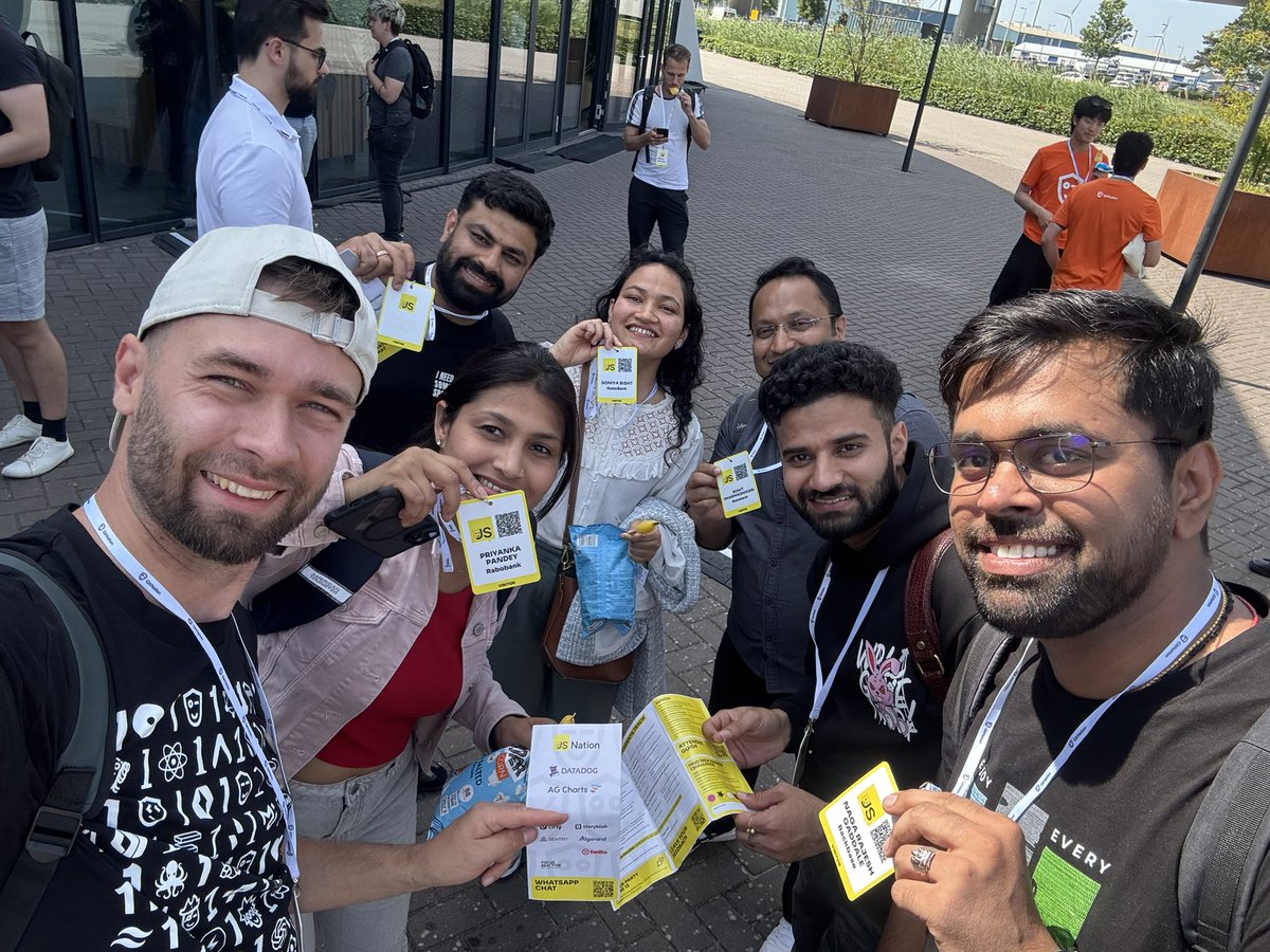 x3HATOKx's tweet image. What an awesome reunion on JS nation evet 🤩

#jsnation #gitnation