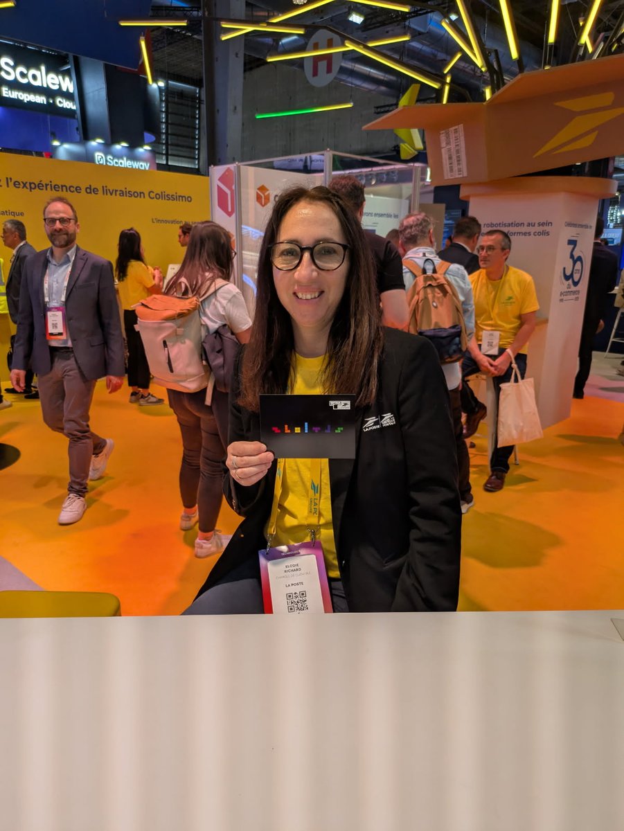 La Poste Groupe CVL (@lpnews_cvl) on Twitter photo Elodie, chargée de clientèle au bureau de #poste de #Gien, est ambassadrice innovation sur le stand du <a href="/GroupeLaPoste/">La Poste Groupe</a> à <a href="/VivaTech/">Viva Technology</a>. Elle guide les visiteurs pour leur fait découvrir les innovations : véhicules électriques, gilets réfrigérants et boîte aux lettres numérique 📫 Elodie, chargée de clientèle au bureau de #poste de #Gien, est ambassadrice innovation sur le stand du <a href="/GroupeLaPoste/">La Poste Groupe</a> à <a href="/VivaTech/">Viva Technology</a>. Elle guide les visiteurs pour leur fait découvrir les innovations : véhicules électriques, gilets réfrigérants et boîte aux lettres numérique 📫