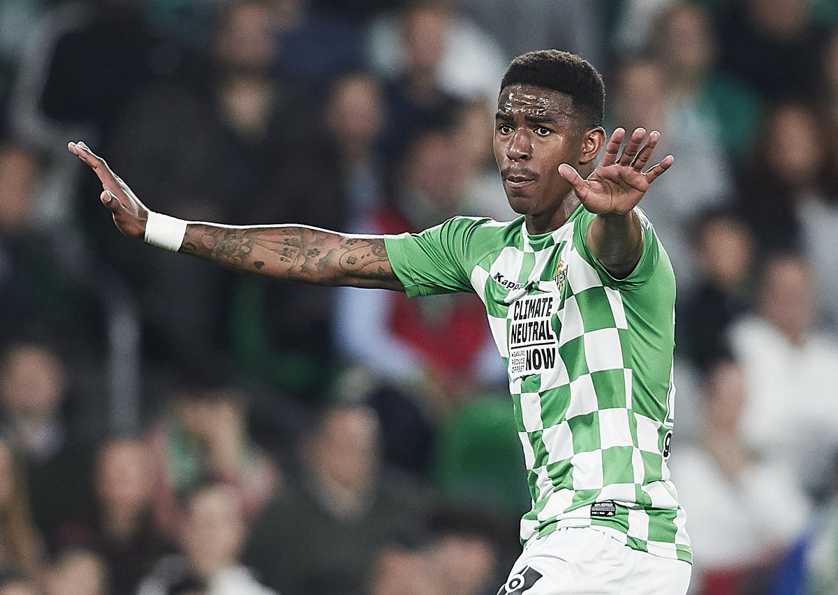 FabrizioRomano's tweet photo. 🚨🟢 Real Betis are closing in on Junior Firpo deal as three year contract has been offered to the left back.

His comeback’s getting closer, at final stages. https://t.co/jIq1BdI5fO