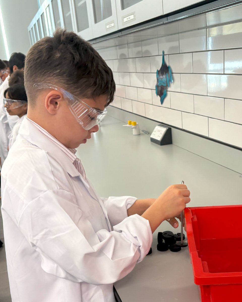 ArcadiaSch's tweet image. A big welcome to our friends from Victory Heights! 🎉 Year 5 students joined us at Arcadia British School for an unforgettable taster day—exploring science, tech, teamwork, and creativity across our vibrant classrooms. New friendships, big smiles, and future-ready fun all around!