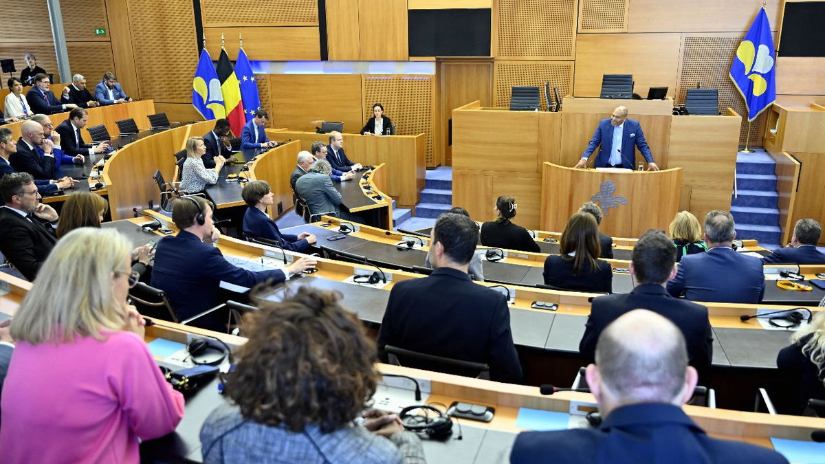 BAM_Wetstraat's tweet image. Brussels Parlement keurt besparingsmaatregelen goed; parlementsleden verdienen 5 procent minder businessam.be/brussels-parle… #BrusselsParlement #Besparingen #Parlementsleden #Financiën #Politiek